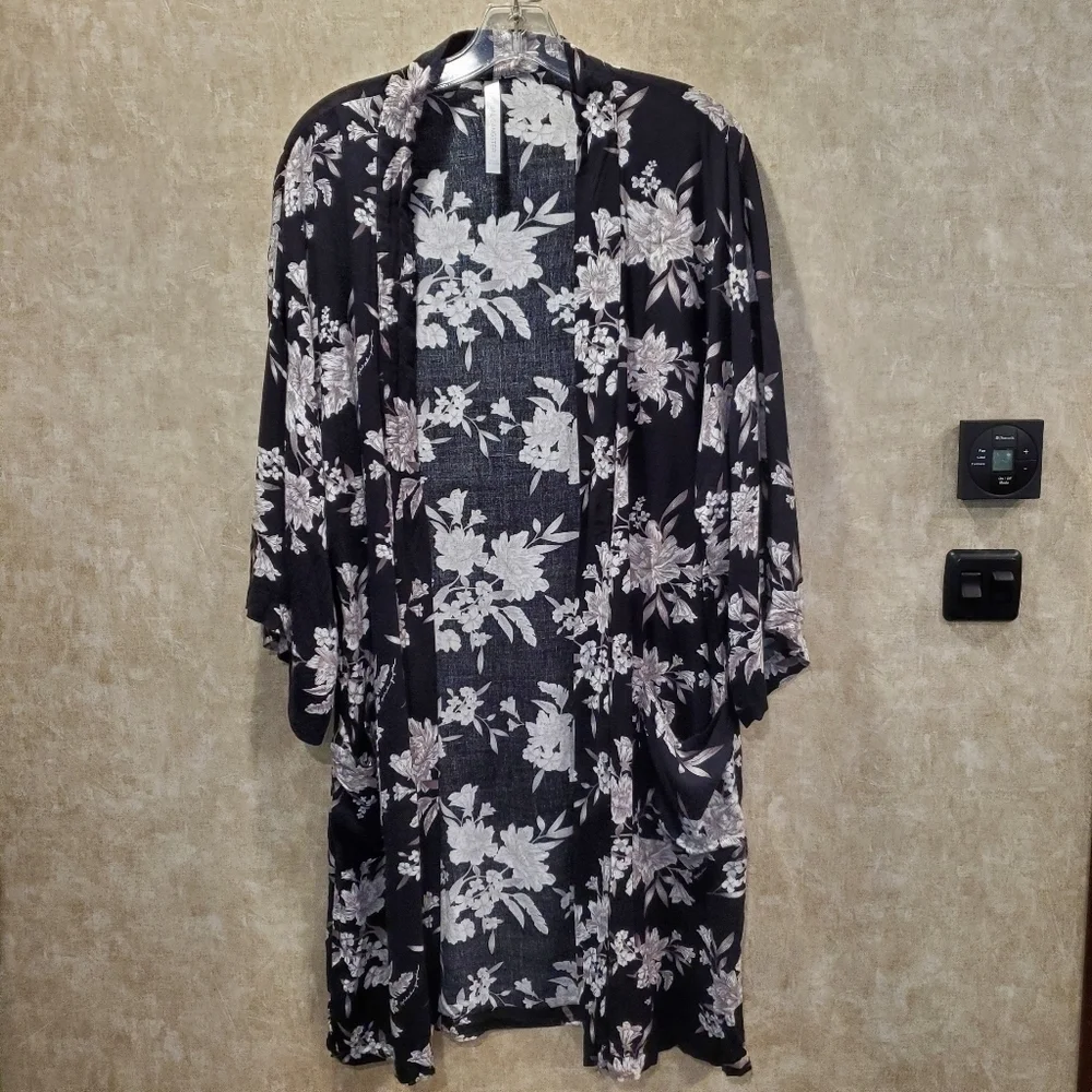 Spiritual Gangster Maya Black Floral Kimono Cover-up - Picture 5 of 10